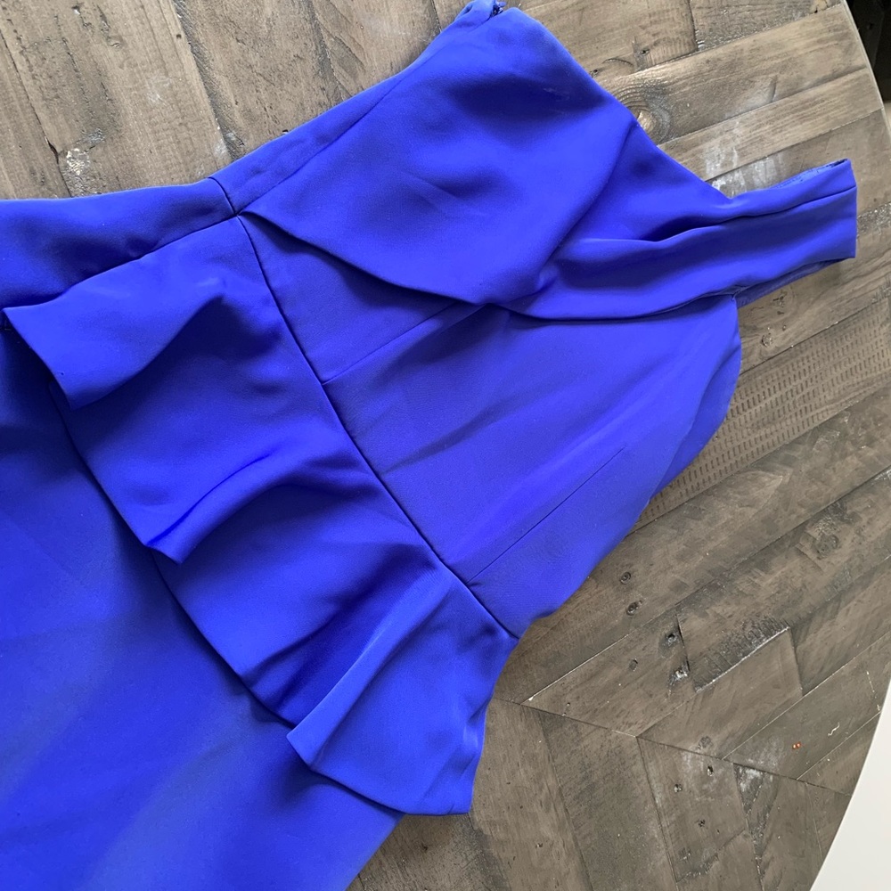 Beautiful Laundry by Shelli Segal gown